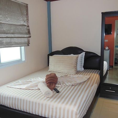 Boomerang Guesthouse And Bar Pattaya Luaran gambar