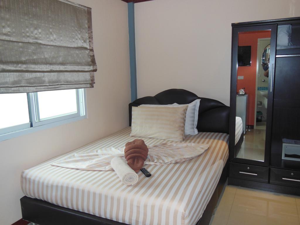 Boomerang Guesthouse And Bar Pattaya Luaran gambar