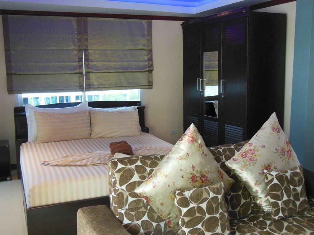 Boomerang Guesthouse And Bar Pattaya Luaran gambar