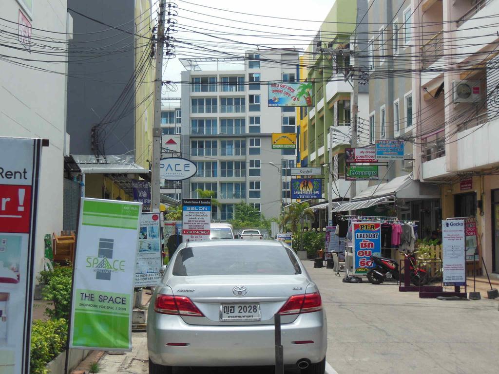 Boomerang Guesthouse And Bar Pattaya Luaran gambar
