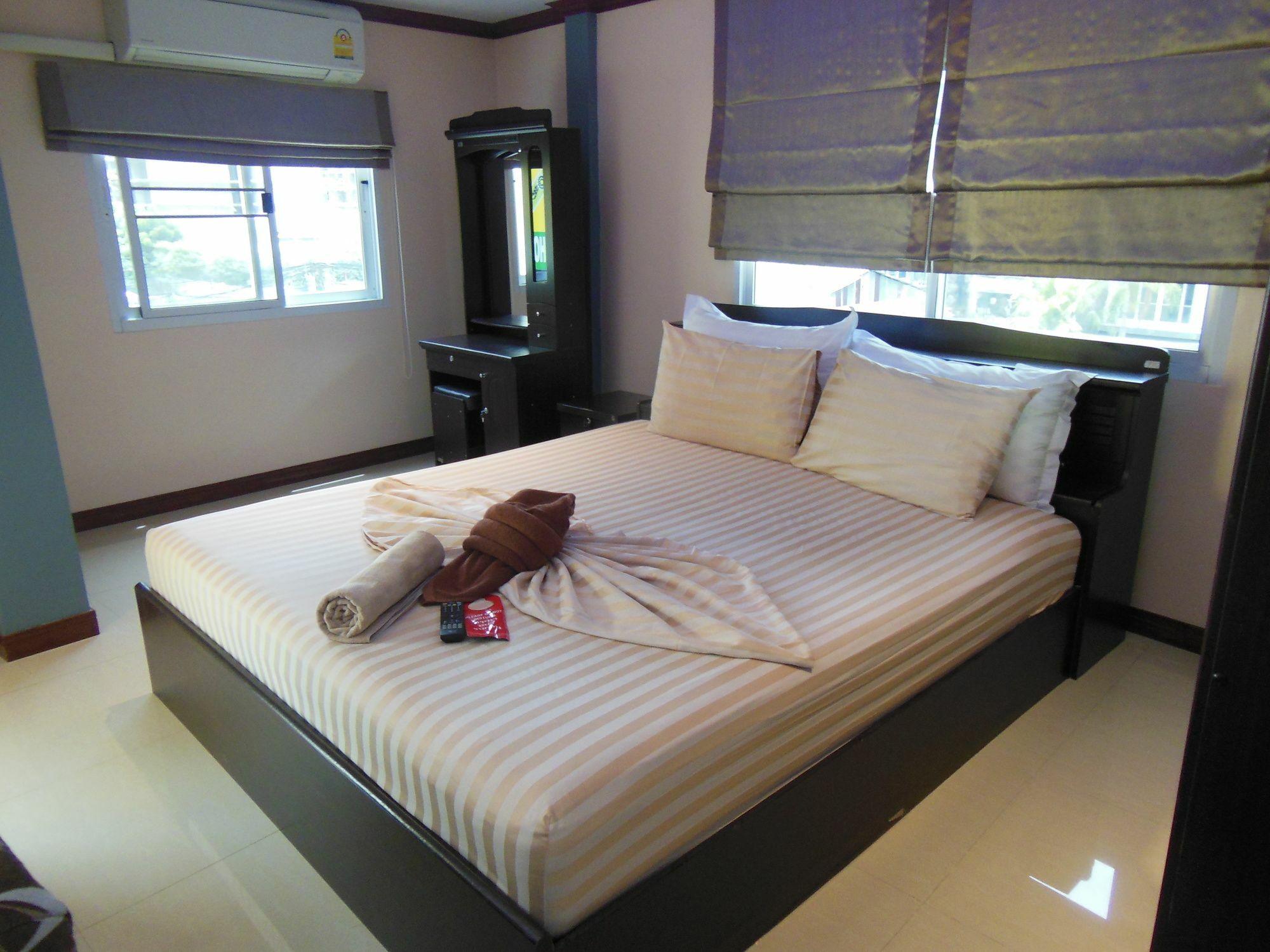 Boomerang Guesthouse And Bar Pattaya Luaran gambar